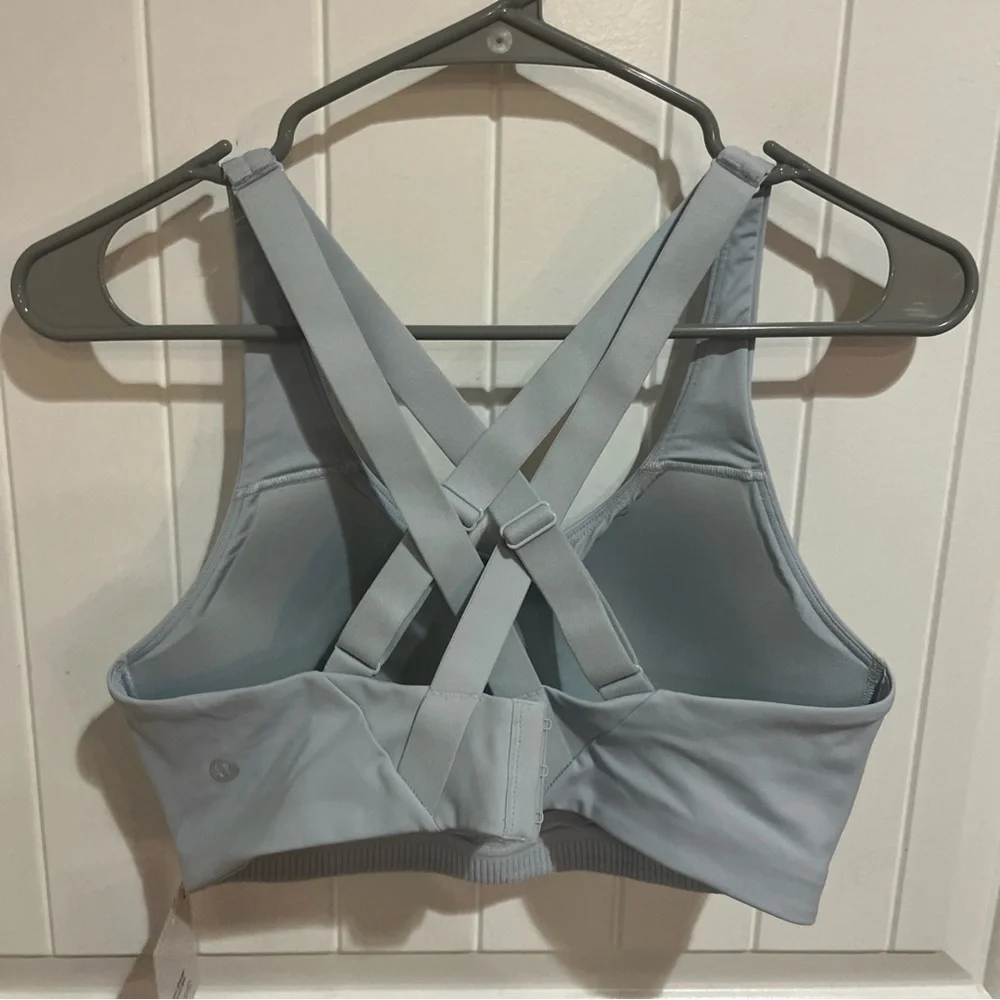 Lululemon Athletica Light Gray Cross-Back Sports Bra - Picture 5 of 7